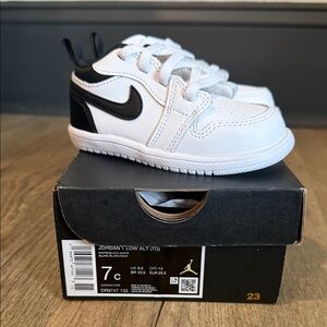 BRAND NWT Nike Jordan 1 Low Toddler Sneakers